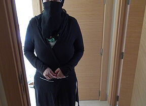 British Pervert Fucks His Mature Egyptian Maid Apropos Hijab